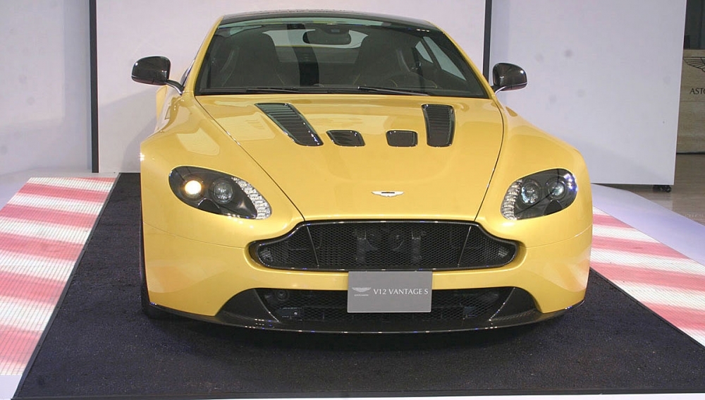 Aston Martin_Vantage_V12 S