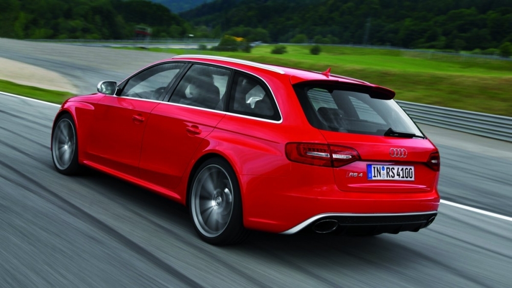 Audi_A4 Avant_RS4