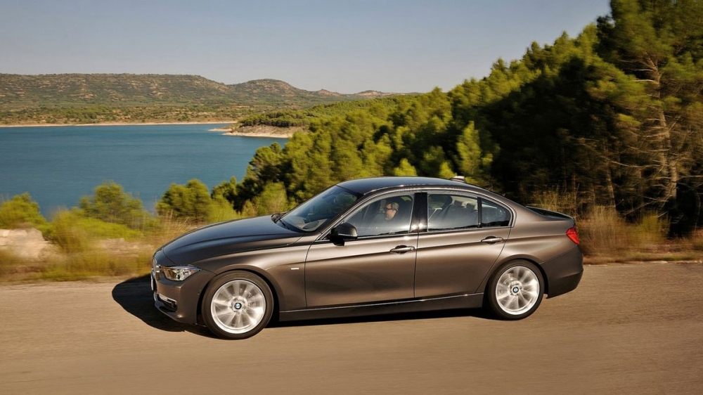 BMW_3-Series Sedan_318d