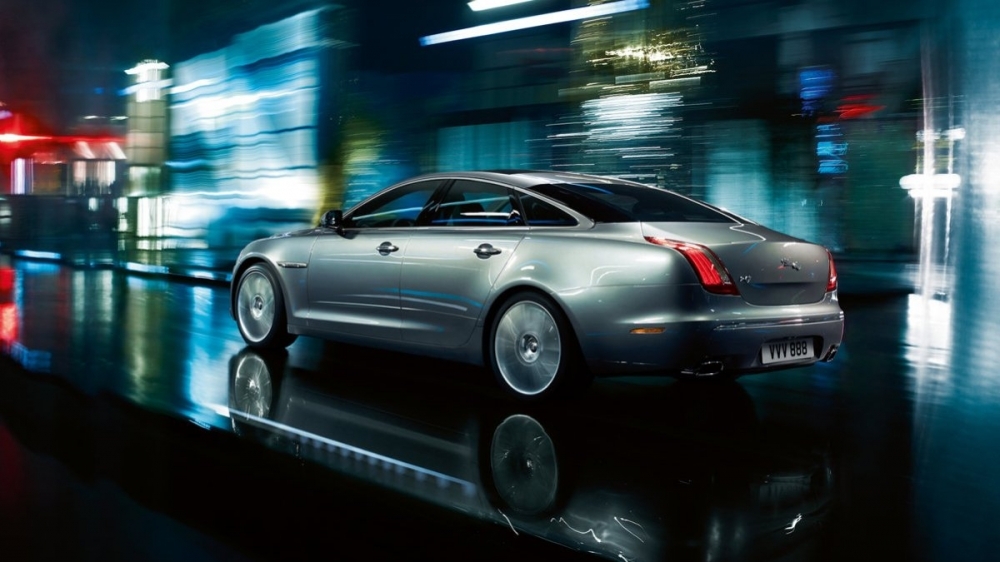 Jaguar_XJ_Luxury