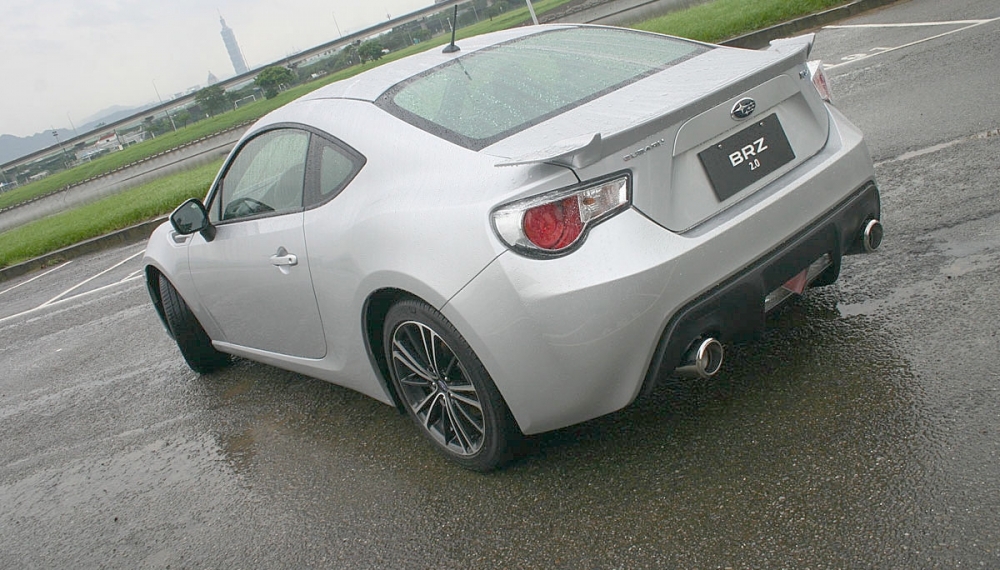 Subaru_BRZ_2.0 6AT