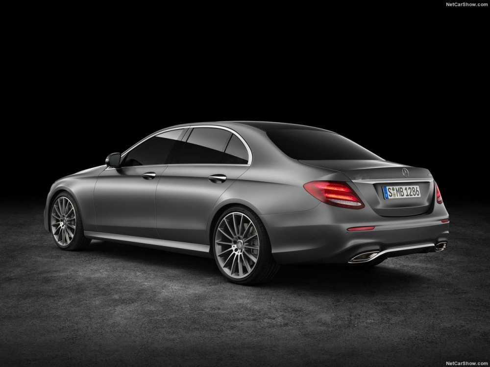 2020 M-Benz E-Class Sedan E300運動版