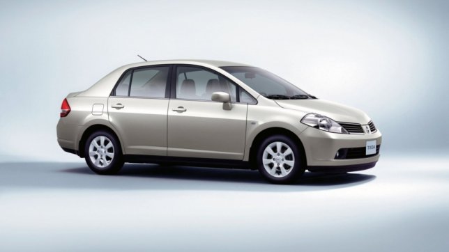 2015 Nissan Tiida 4D 豪華版