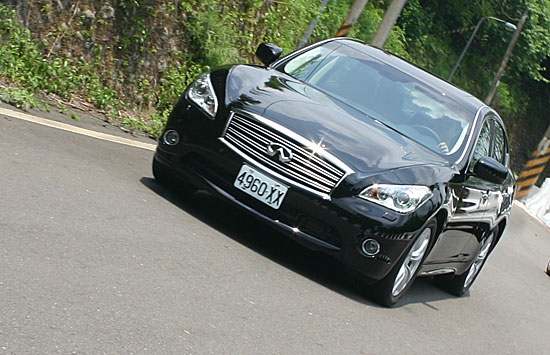 2013 Infiniti M