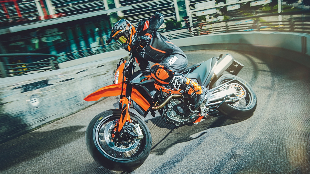 2021 KTM 690 SMC R