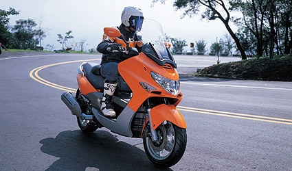 Kymco_Xciting_500