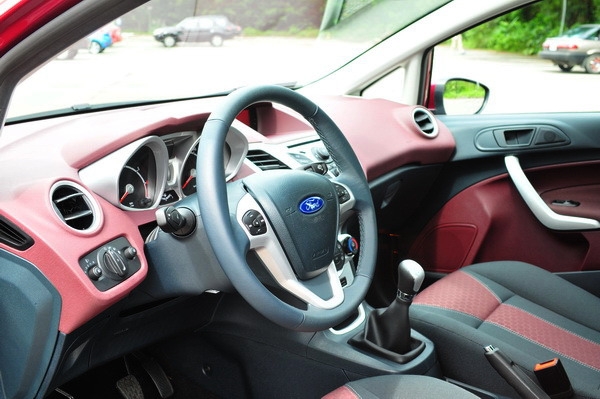 Ford_Fiesta_Titanium 1.6