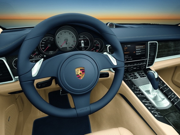 Porsche_Panamera_4S