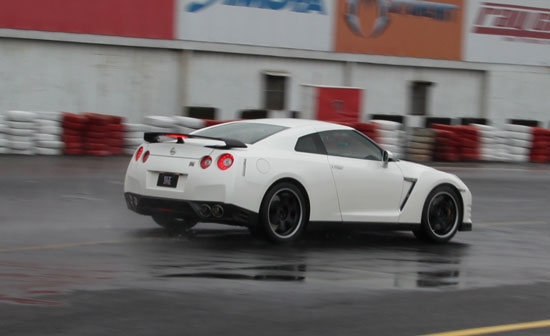 Nissan_GT-R_Black Premium