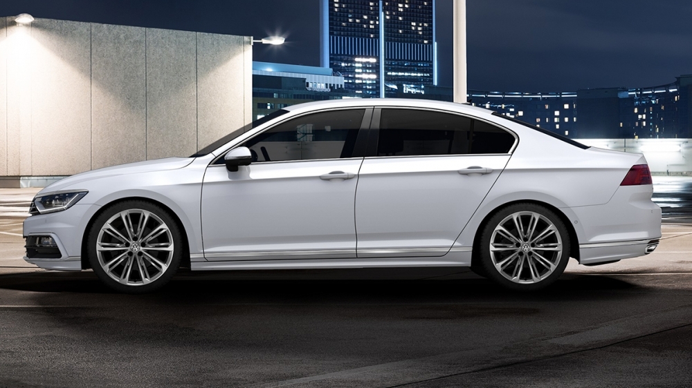 Volkswagen_Passat Sedan_330 TSI R-Line