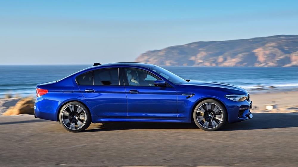 2019 BMW 5-Series Sedan M5