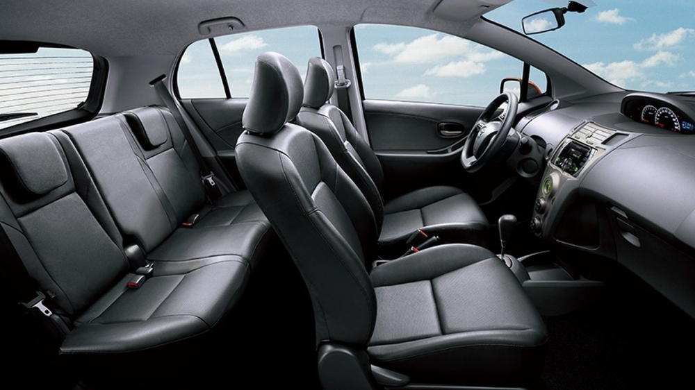 Toyota_Yaris_1.5 E Leather