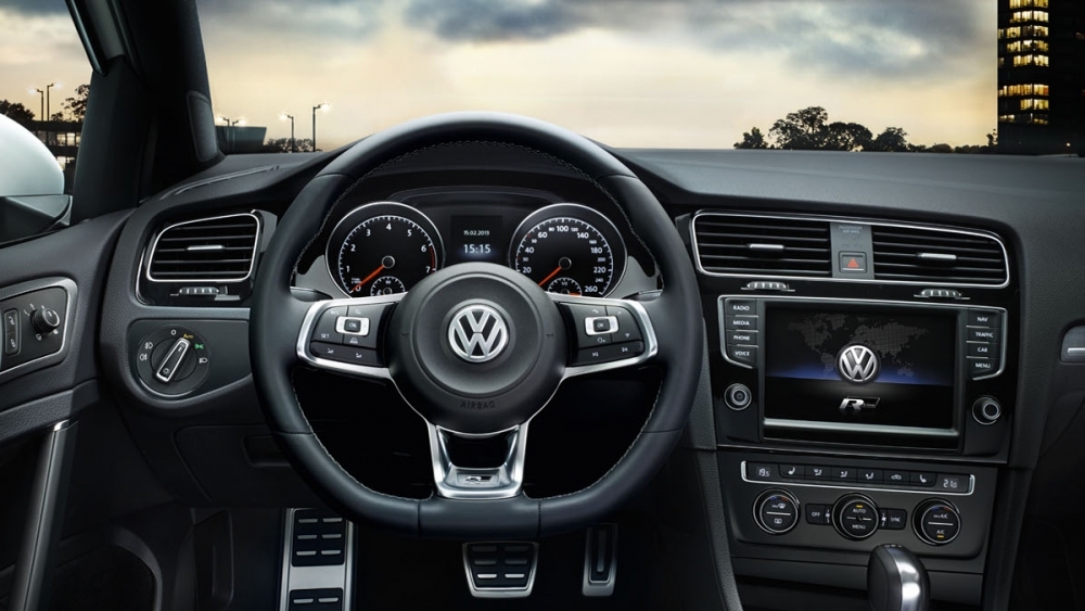 Volkswagen_Golf_280 TSI R-Line