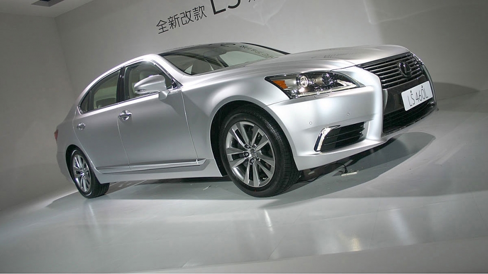 Lexus_LS_460L OTTOMAN