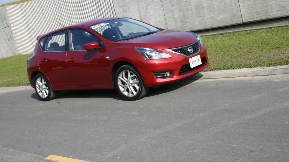 Nissan_Tiida 5D_Turbo豪華版