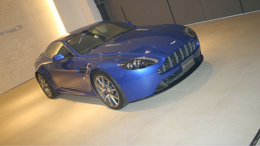 Aston Martin_Vantage_V8 S