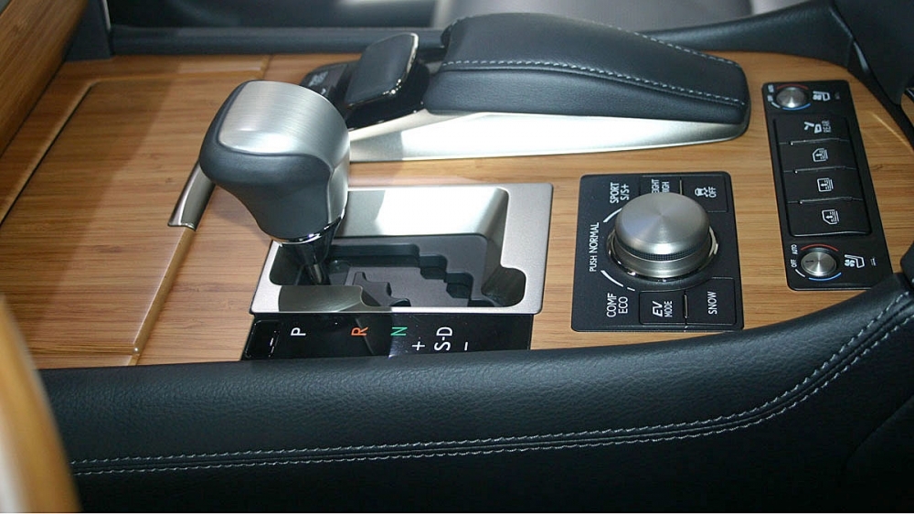 Lexus_LS_600hL OTTOMAN