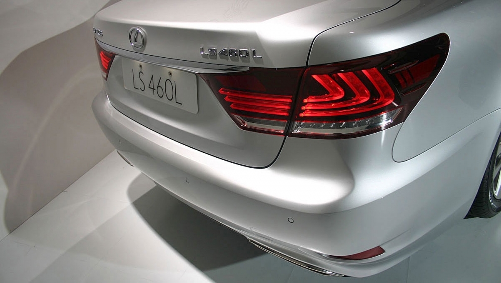 Lexus_LS_460L OTTOMAN