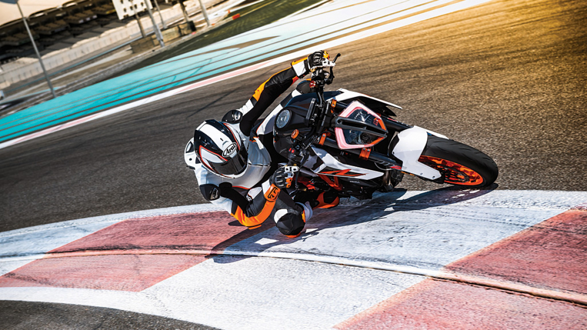 2018 KTM Duke 1290 Super R