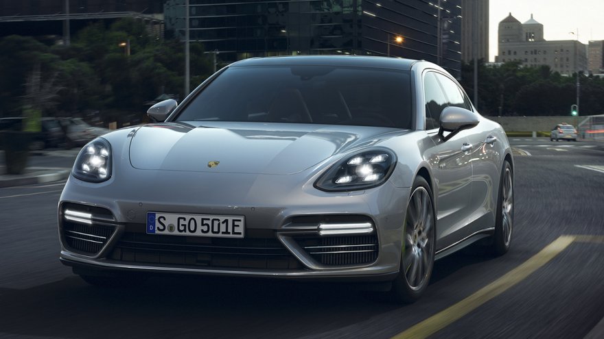 2019 Porsche Panamera Turbo S  E-Hybrid Executive