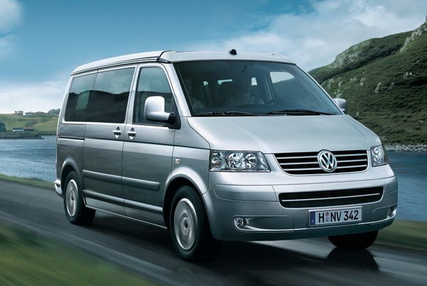 Volkswagen_T5_California 2.5 TDI