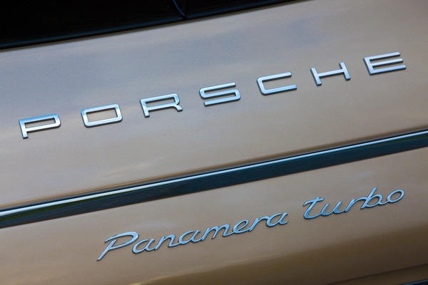 Porsche_Panamera_Turbo