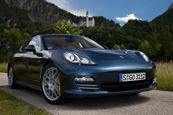 Porsche_Panamera_4S