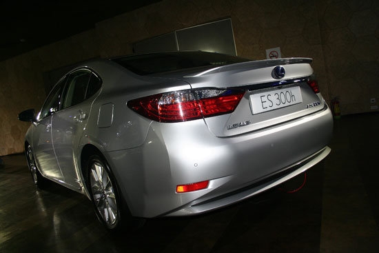 Lexus_ES_300h旗艦版