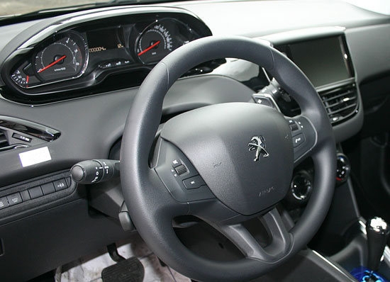 Peugeot_208_1.6 e-HDi