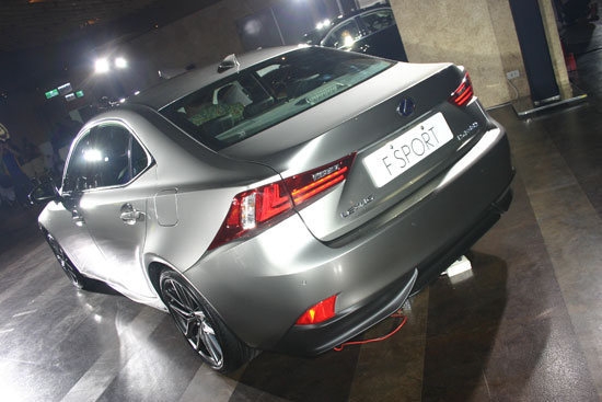 Lexus_IS_300h F Sport版