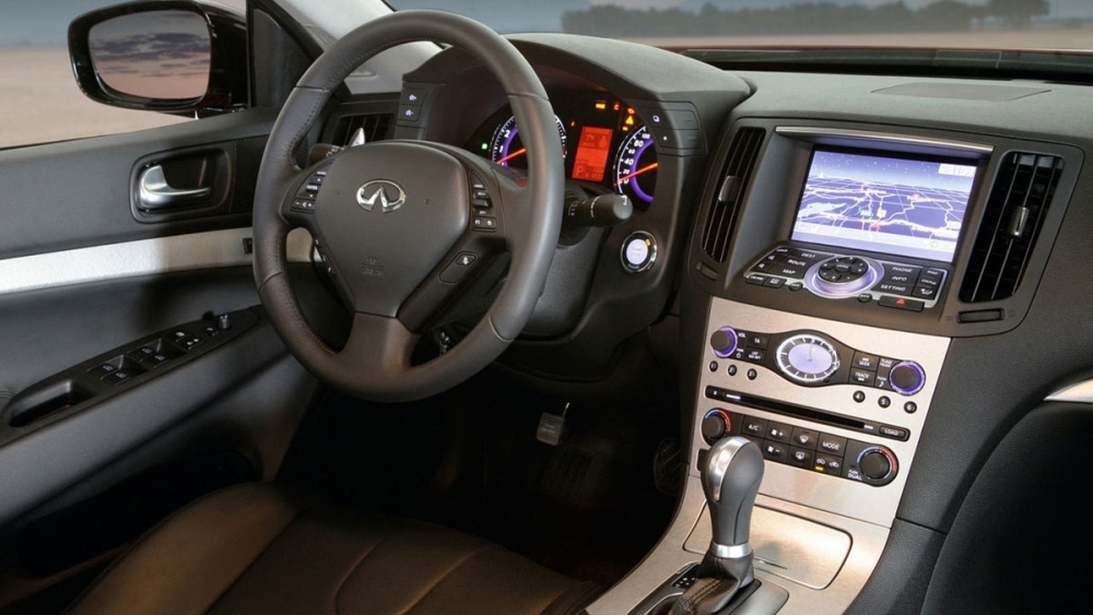 Infiniti_Q60_3.7 V6