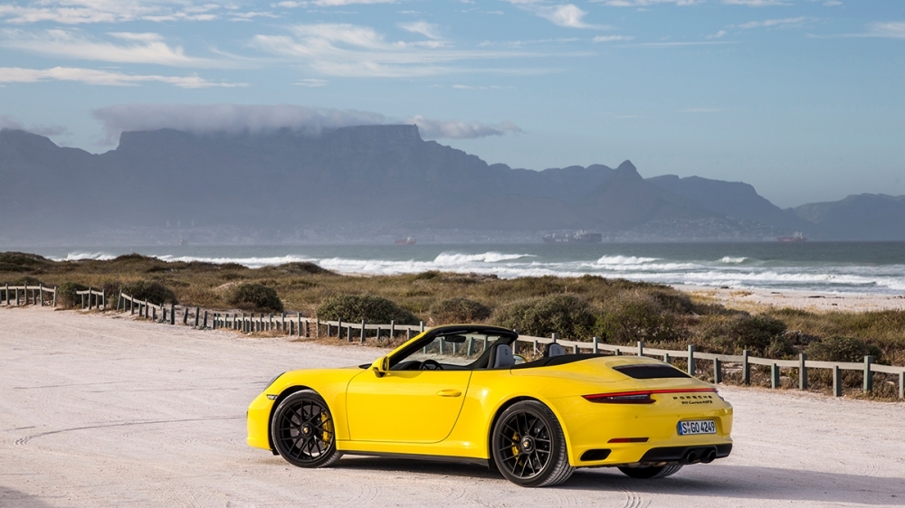 2019 Porsche 911 Carrera 4 GTS Cabriolet