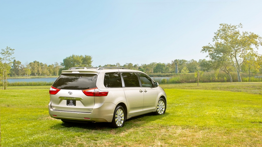 Toyota_Sienna_3.5 XLE AWD