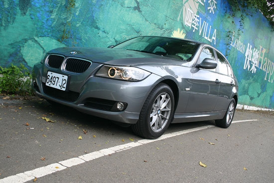 2011 BMW 3-Series Sedan 320i