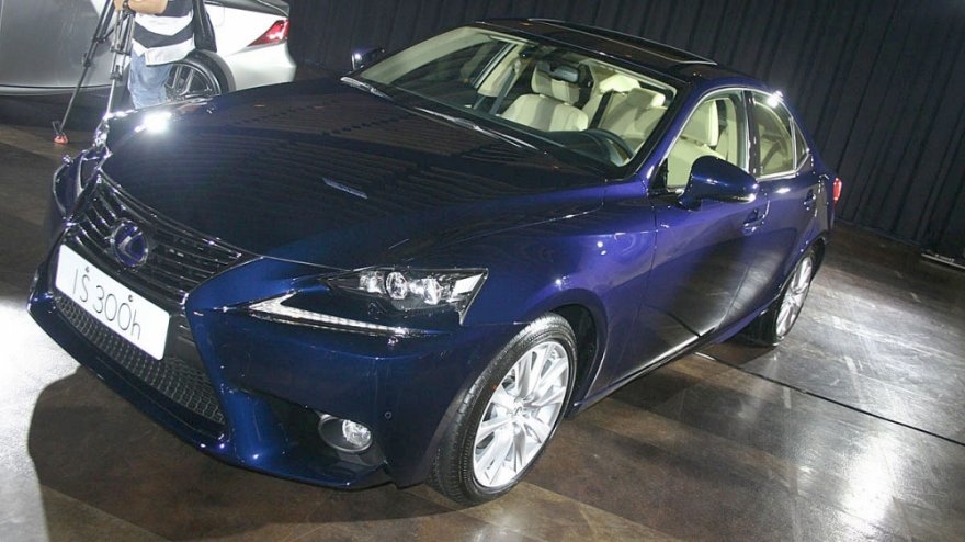 2016 Lexus IS 300h頂級版