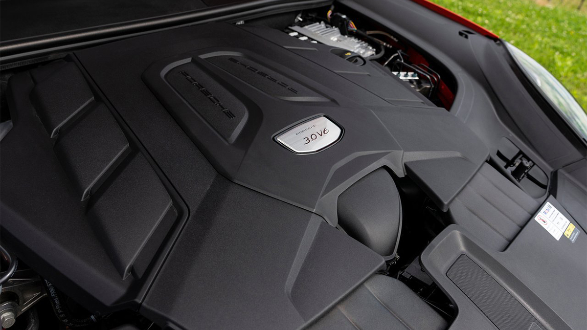 2022 Porsche Cayenne Coupe V6 Platinum Edition