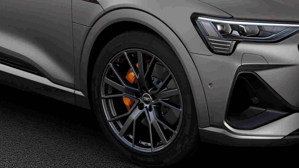 2023 Audi e-tron 55 quattro  S-Line Black Edition