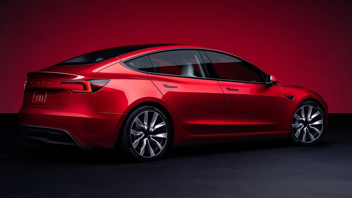 2024 Tesla Model 3 後輪驅動