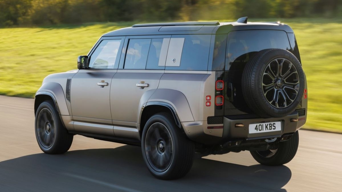 2025 Land Rover Defender 110 V8 OCTA