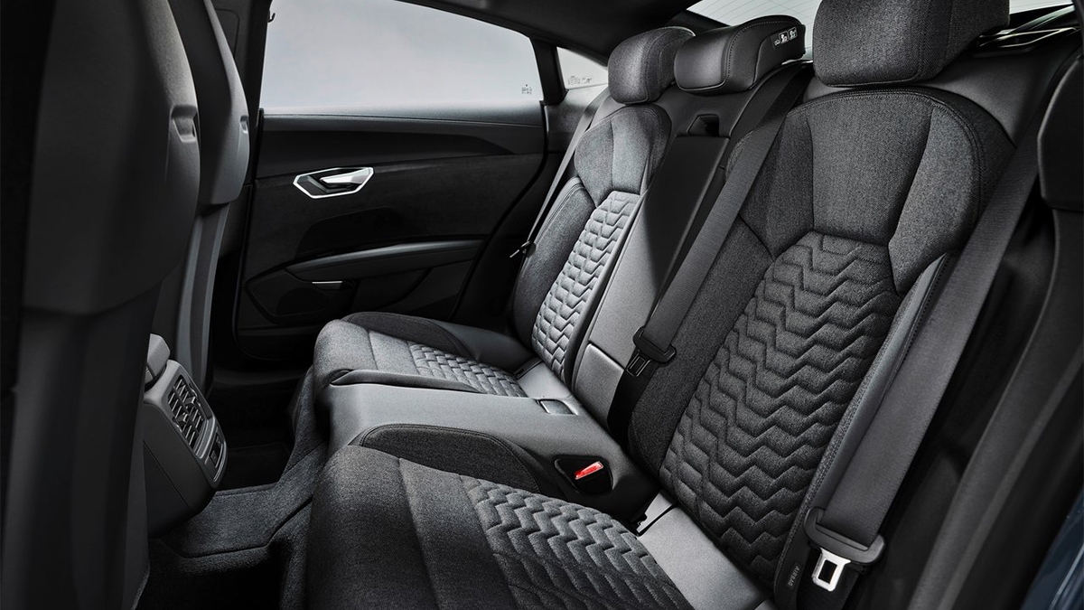 2023 Audi e-tron GT quattro Black Edition