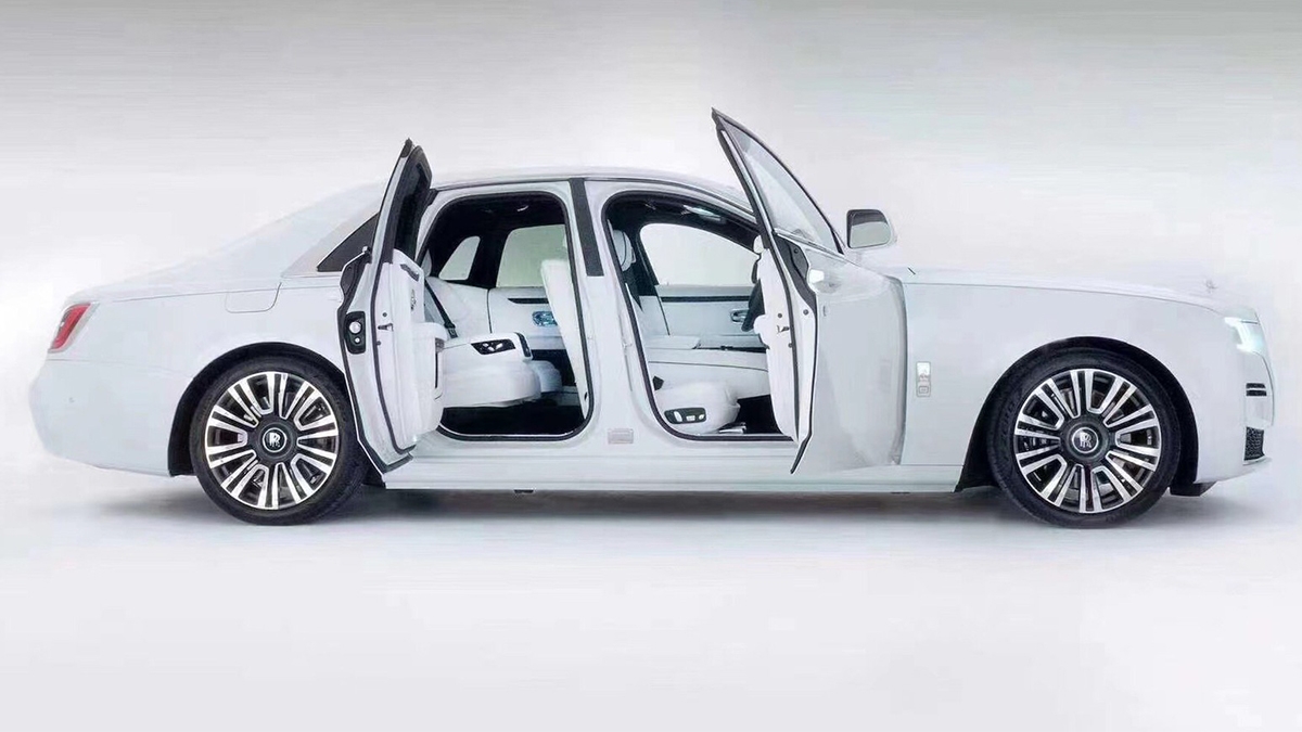 2024 Rolls-Royce Ghost 6.75 V12 SWB