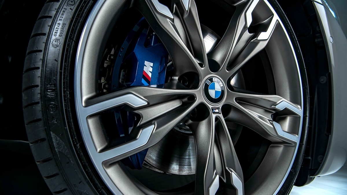 2022 BMW 5-Series Sedan M550i xDrive