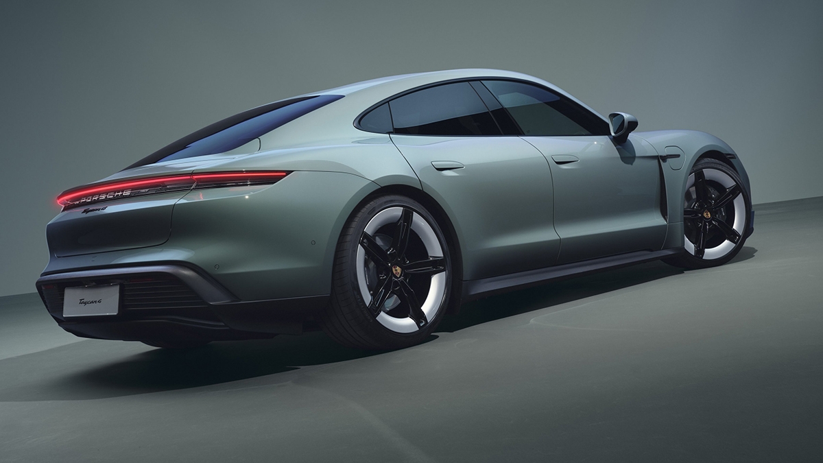 2025 Porsche Taycan 4