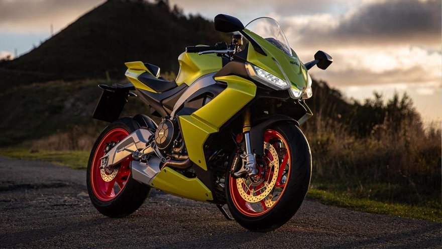 2021 Aprilia RS