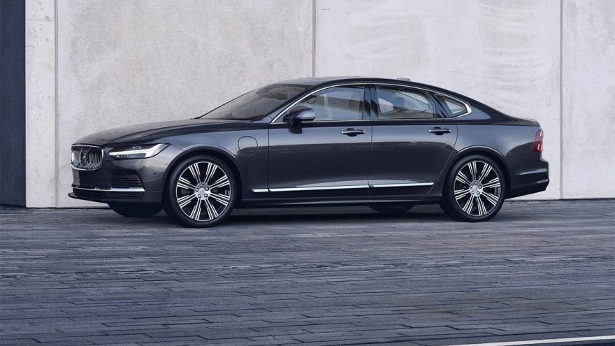 2022 Volvo S90