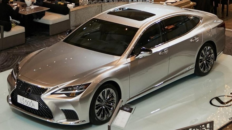 2022 Lexus LS