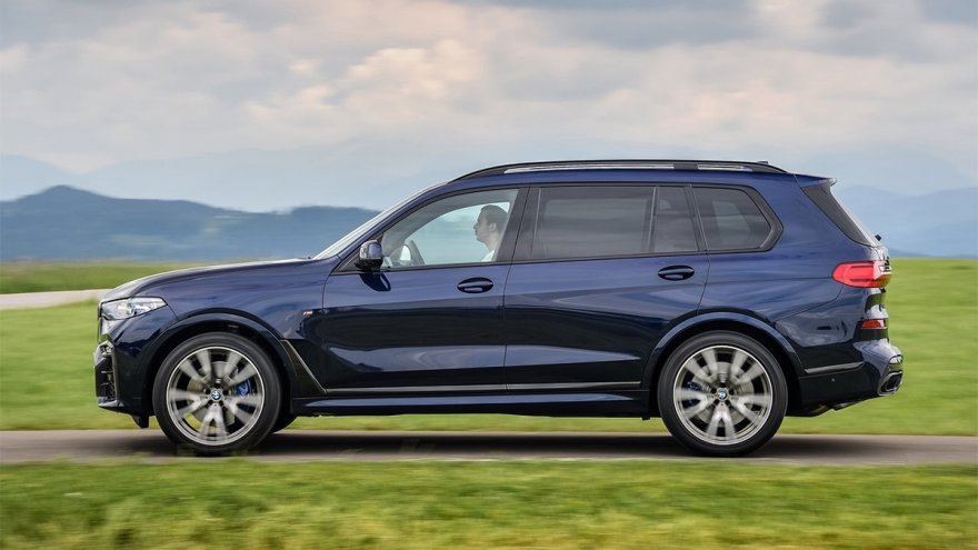 2022 BMW X7 M50i