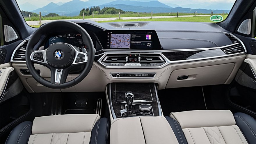 2022 BMW X7 M50i