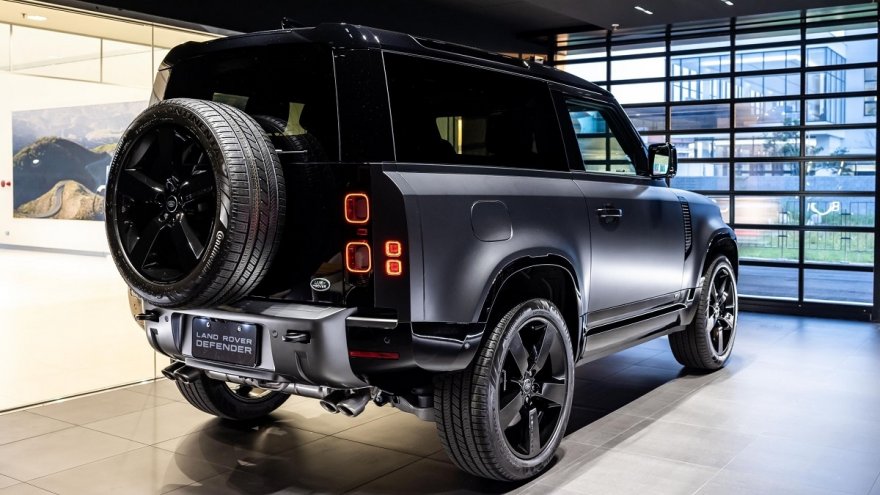 2023 Land Rover Defender 90 V8 Carpathian Edition