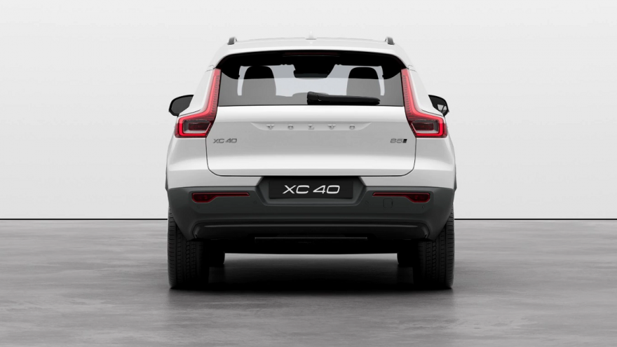 2023 Volvo XC40 B5